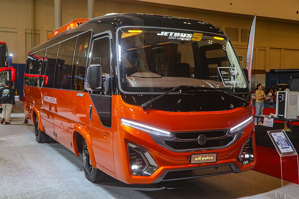 Sewa Bus Pariwisata Surabaya - Pilihan Terbaik untuk Liburan Anda 1